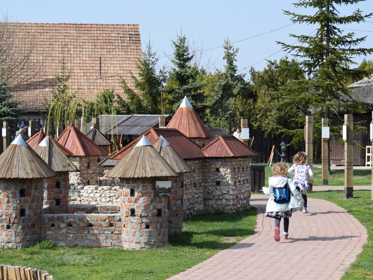 Várpark, il parco dei castelli ungheresi in miniatura!